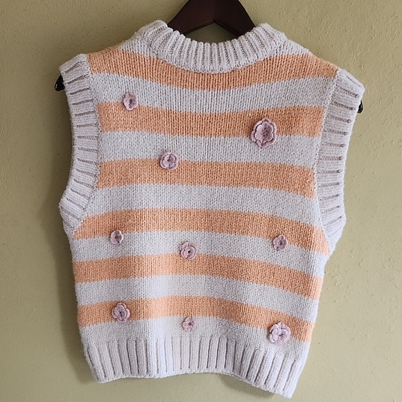 Zara Women's Crochet Orange and Cream Striped Sweater Vest - Picture 4 of 7